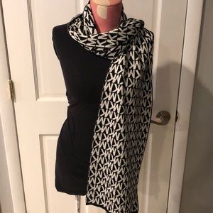 Auth. MK scarf